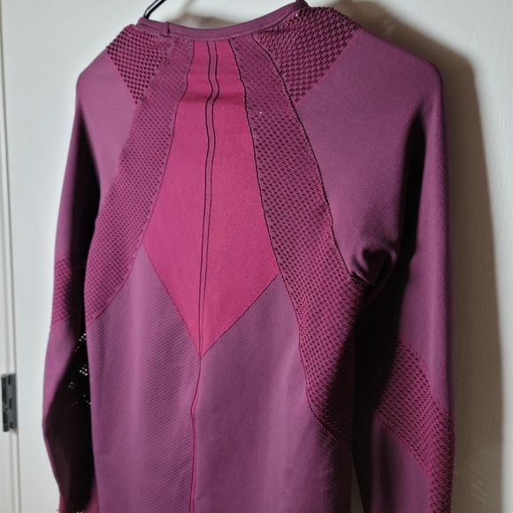 Athleta Caliber Long Sleeve Top | Athleta Tops | Size Small - Picture 7 of 8